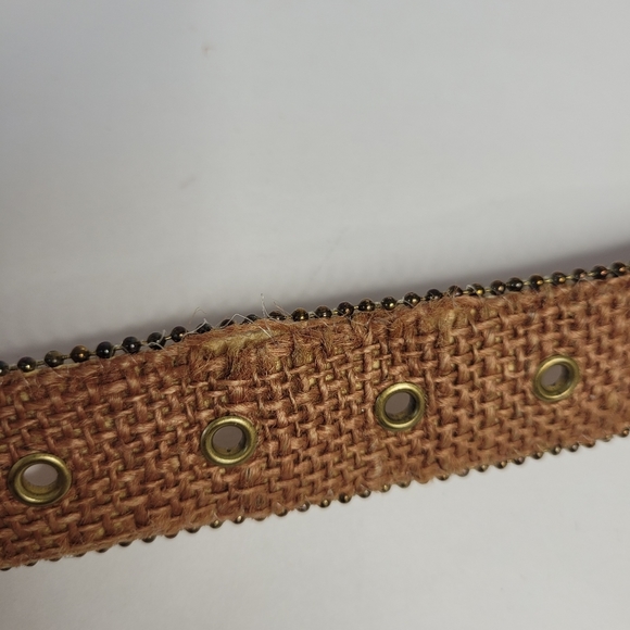 Vintage cameo set belt and earrings - Picture 15 of 16